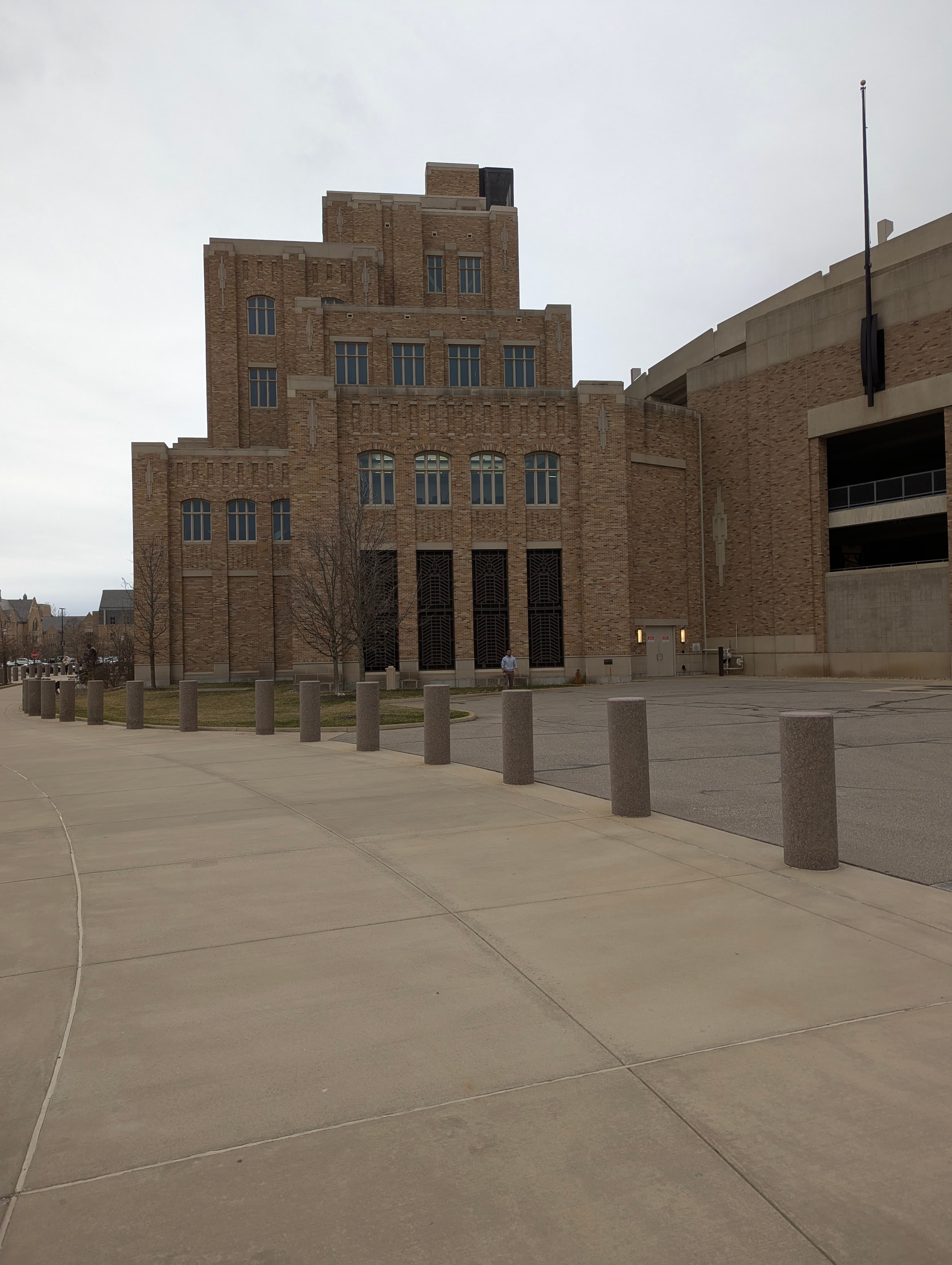 PXL 20250319 210138238